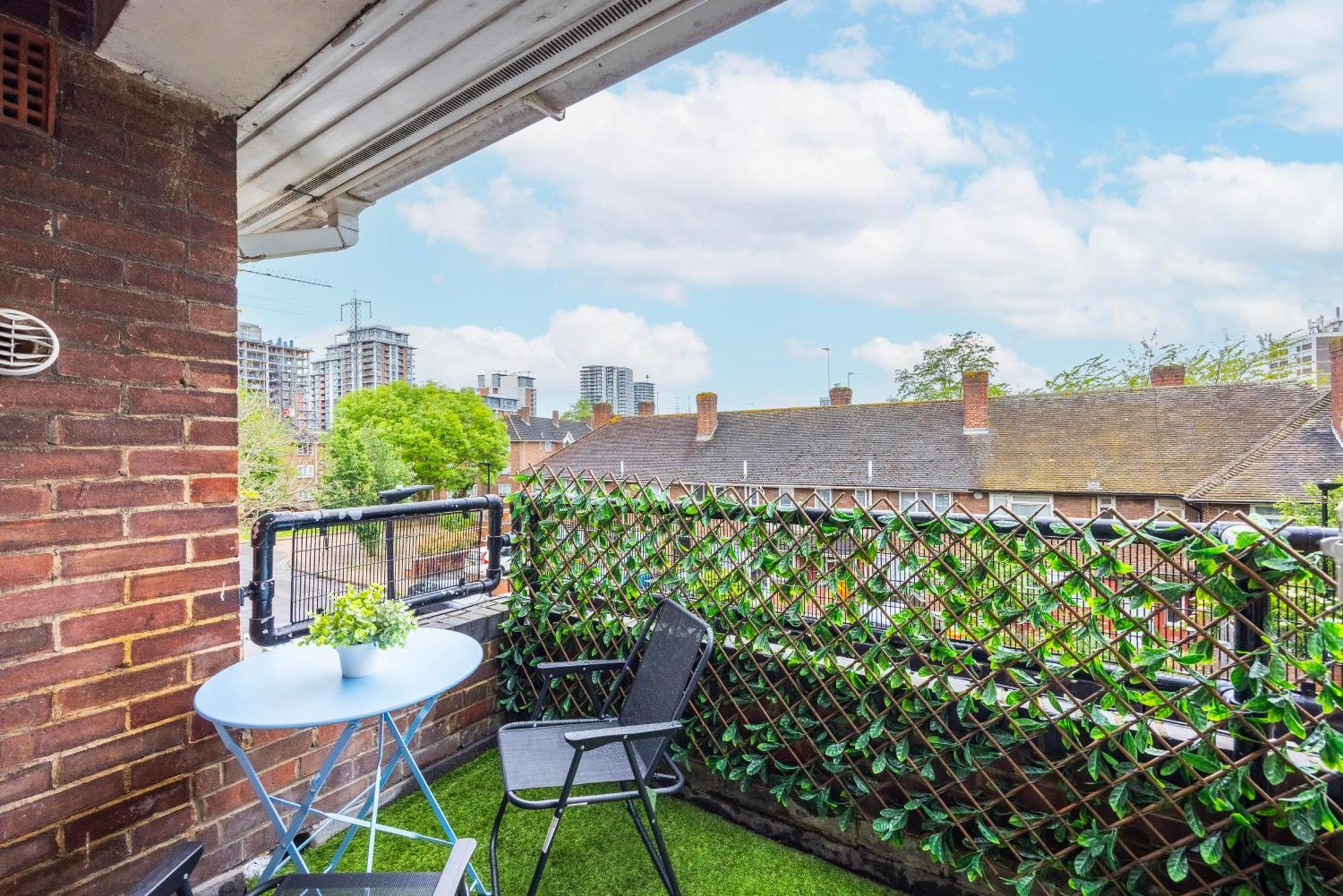 Excel O2 Stunning Large 3 Bedroom Apartment With Balcony London Exterior foto